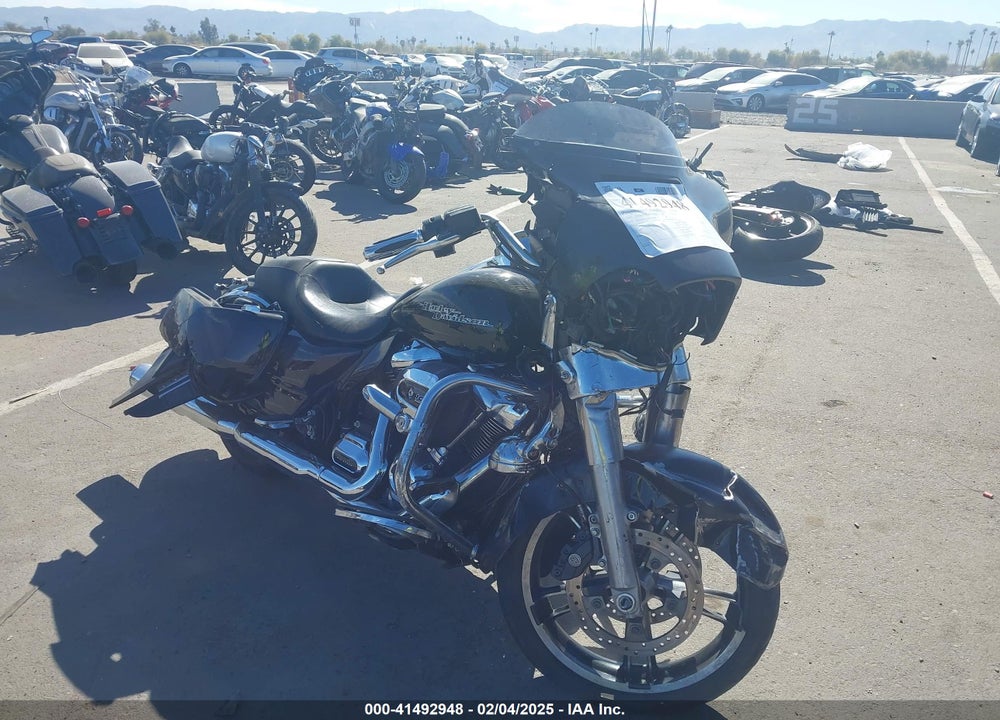 2019 HARLEY-DAVIDSON FLHX VIN: 1HD1KBC12KB642448