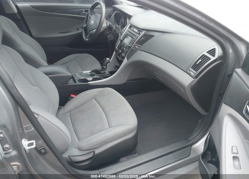 2014 HYUNDAI SONATA VIN: 5NPEB4AC7EH931623