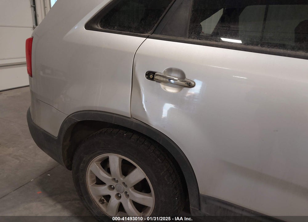 2012 KIA SORENTO LX VIN: 5XYKT3A66CG232315