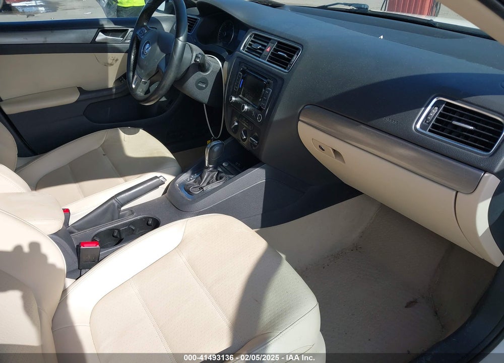 2014 VOLKSWAGEN JETTA VIN: 3VWLL7AJ7EM359951