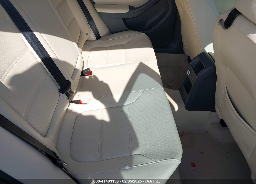 2014 VOLKSWAGEN JETTA VIN: 3VWLL7AJ7EM359951