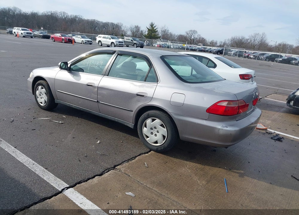 2000 HONDA ACCORD 3.0 LX VIN: 1HGCG1644YA003371