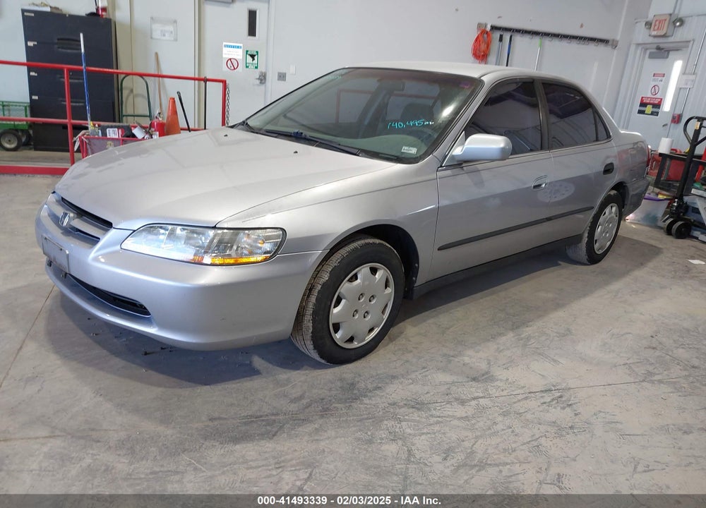 1998 HONDA ACCORD LX VIN: 1HGCG5647WA208073