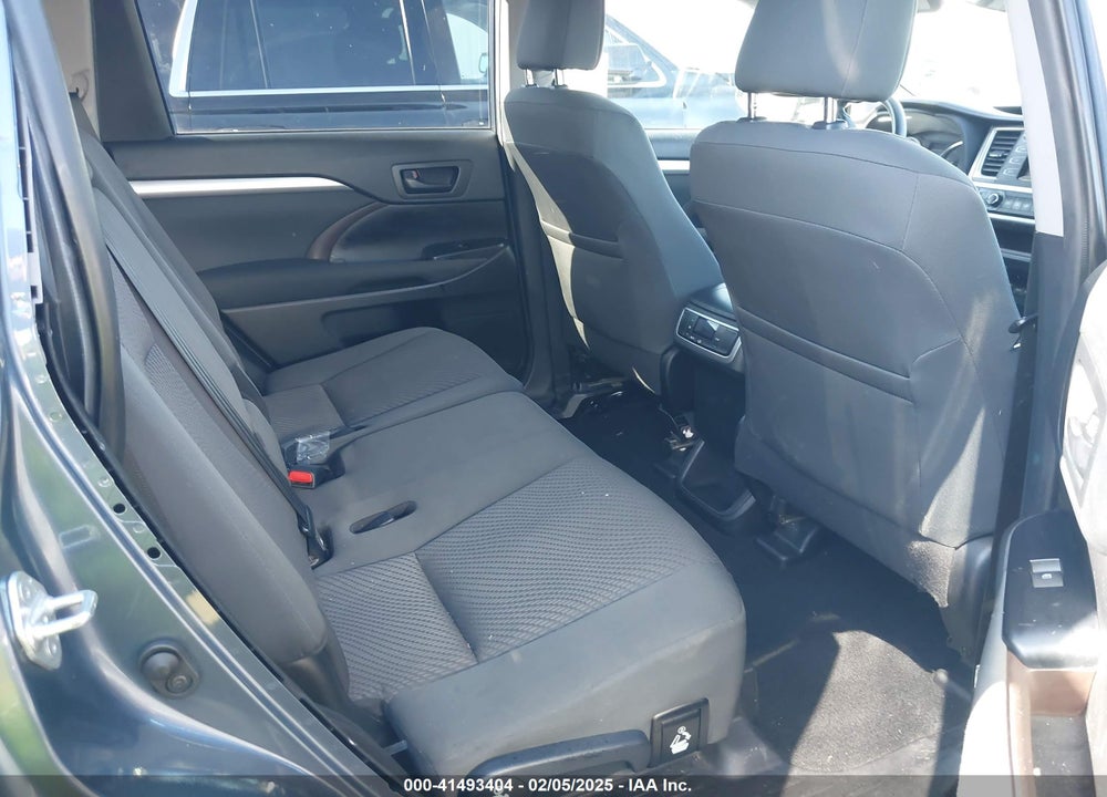 2019 TOYOTA HIGHLANDER LE VIN: 5TDZZRFH9KS290866