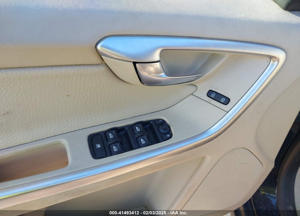2010 VOLVO XC60 3.2 VIN: YV4982DLXA2059771