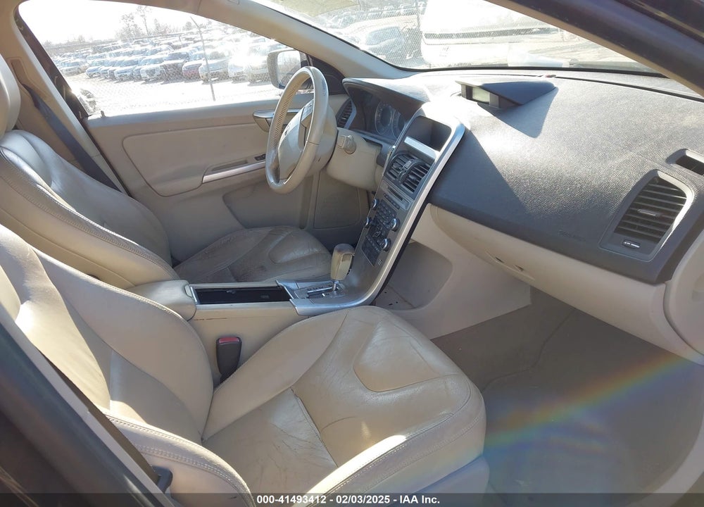 2010 VOLVO XC60 3.2 VIN: YV4982DLXA2059771