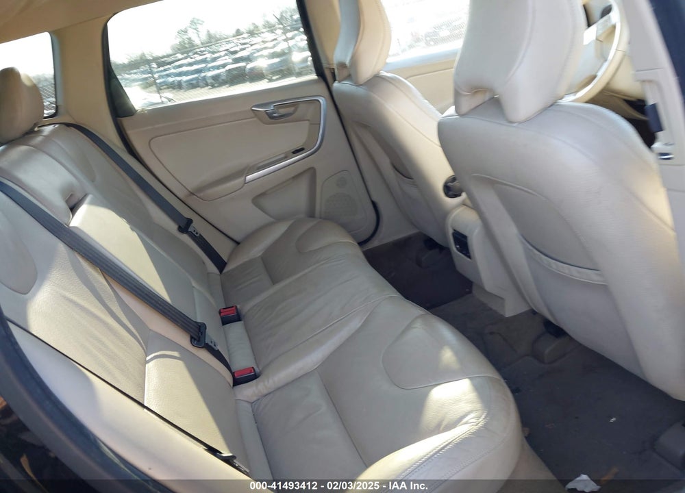 2010 VOLVO XC60 3.2 VIN: YV4982DLXA2059771
