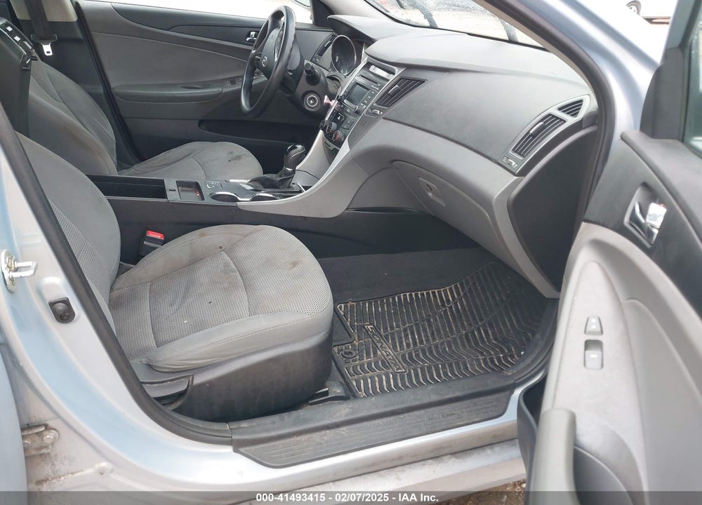 2014 HYUNDAI SONATA VIN: 5NPEB4AC7EH933095