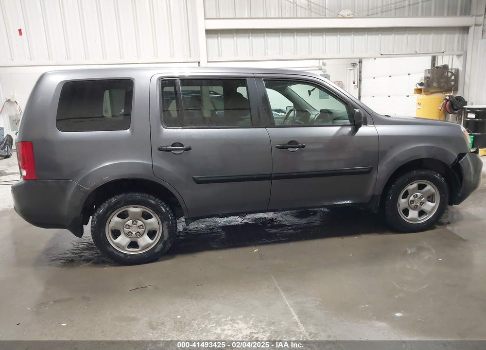 2015 HONDA PILOT LX VIN: 5FNYF4H26FB022030