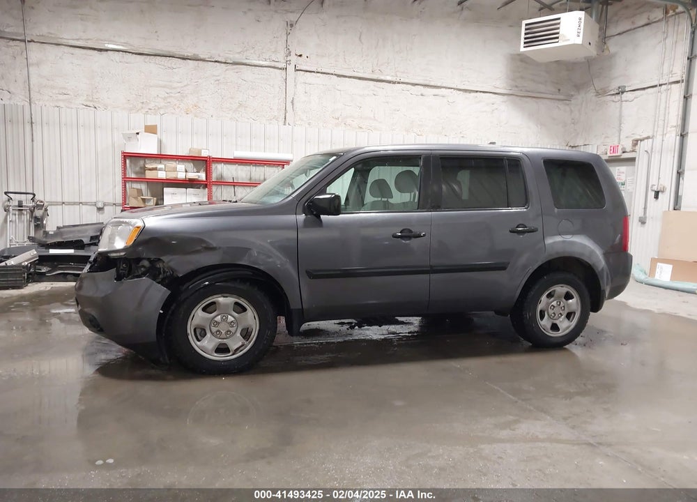 2015 HONDA PILOT LX VIN: 5FNYF4H26FB022030