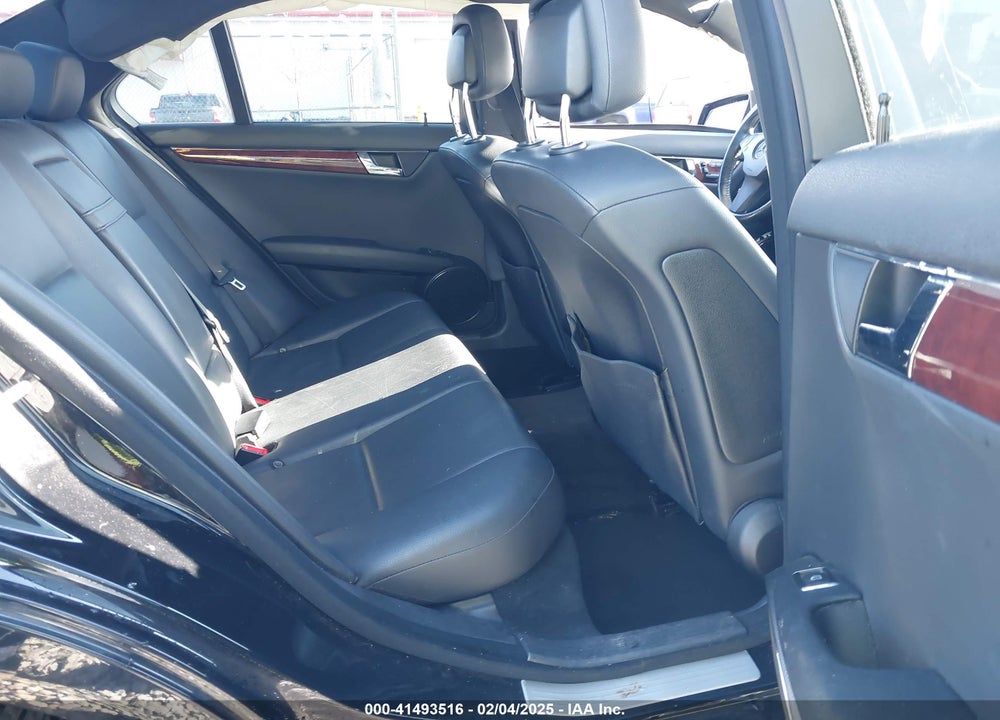 2010 MERCEDES-BENZ C 300 VIN: WDDGF8BB1AF472688