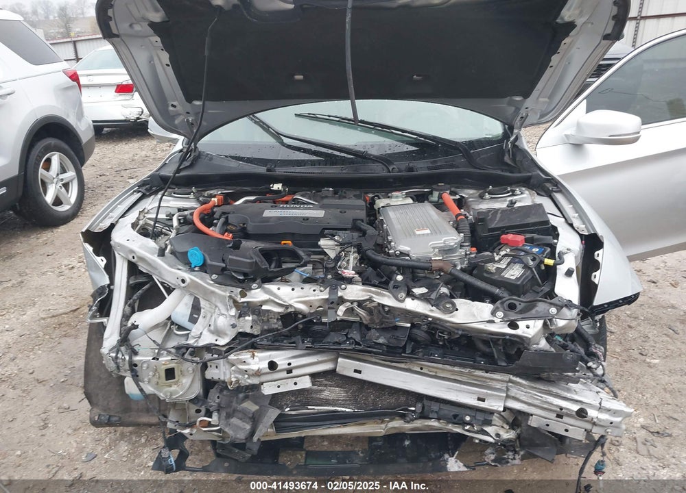 2015 HONDA ACCORD HYBRID VIN: 1HGCR6F58FA005511