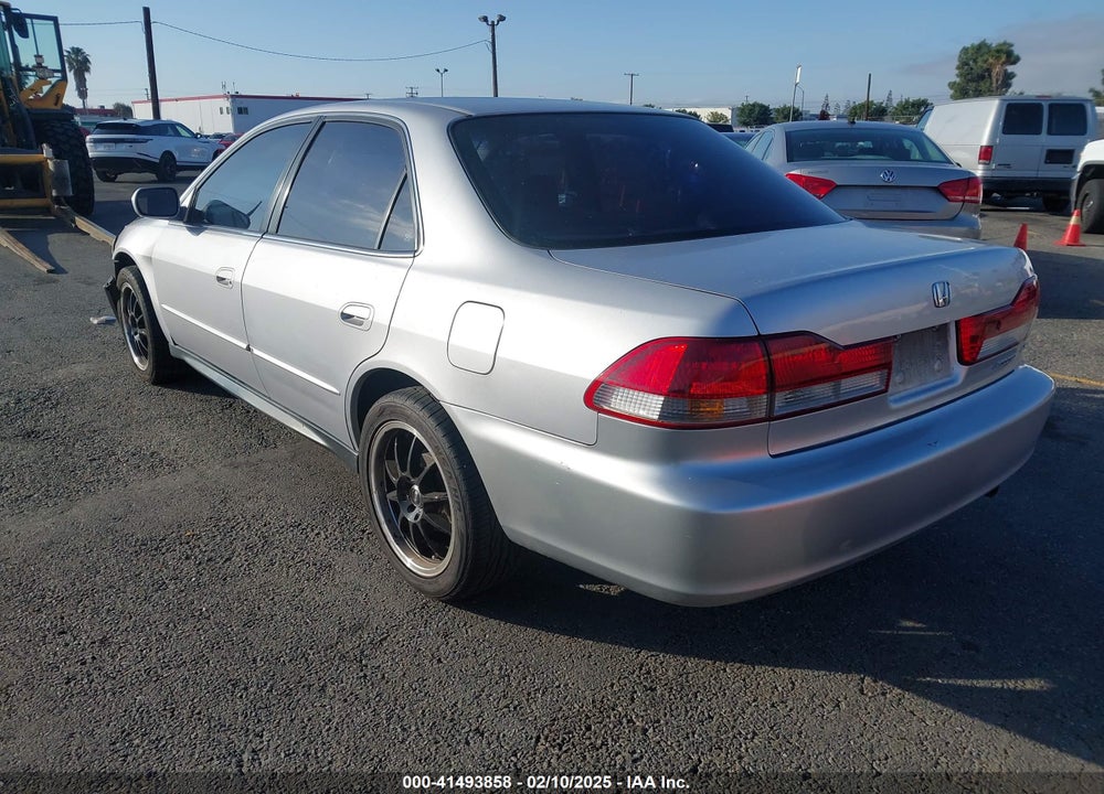 2001 HONDA ACCORD 2.3 LX VIN: 1HGCG66521A103092