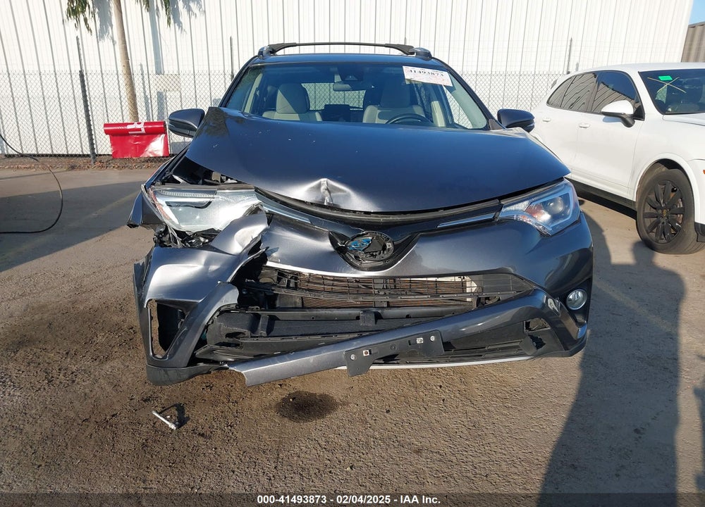 2018 TOYOTA RAV4 HYBRID XLE VIN: JTMRJREV0JD170060
