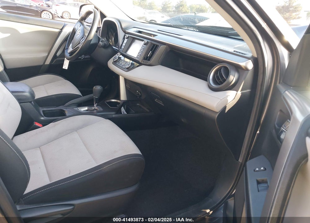 2018 TOYOTA RAV4 HYBRID XLE VIN: JTMRJREV0JD170060