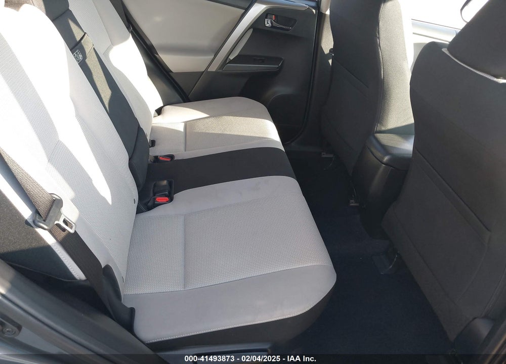 2018 TOYOTA RAV4 HYBRID XLE VIN: JTMRJREV0JD170060