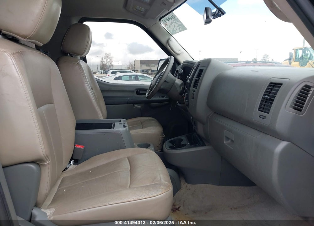 2018 NISSAN NV PASSENGER NV3500 HD SL V8 VIN: 5BZAF0AA7JN850660