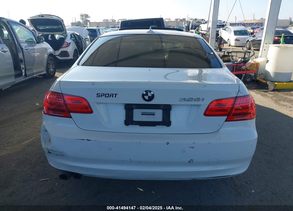 2011 BMW 328 VIN: WBAKE5C5XBE573960