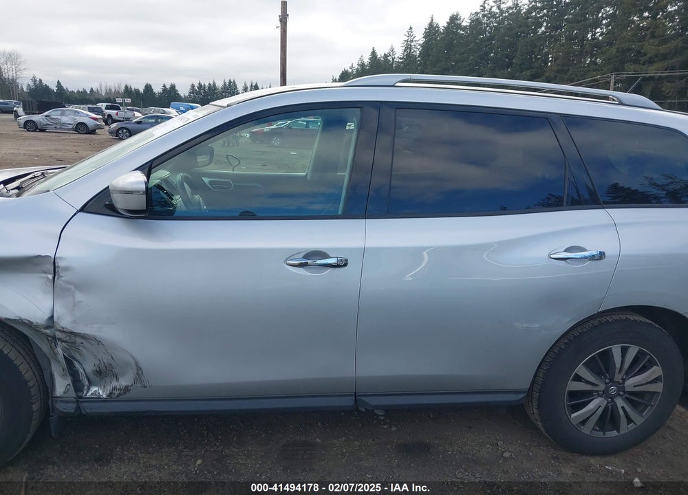2017 NISSAN PATHFINDER SV VIN: 5N1DR2MN0HC640031