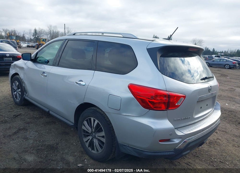 2017 NISSAN PATHFINDER SV VIN: 5N1DR2MN0HC640031