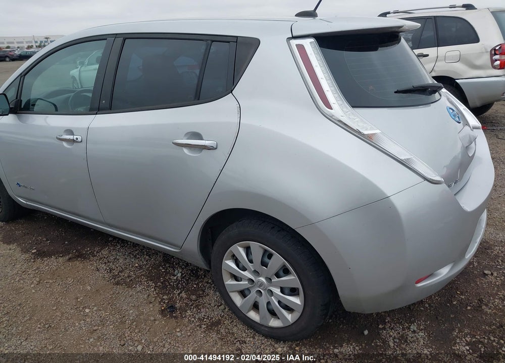 2015 NISSAN LEAF S VIN: 1N4AZ0CP3FC335205