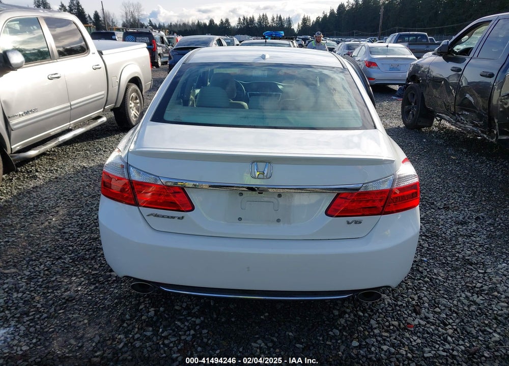 2015 HONDA ACCORD VIN: 1HGCR3F86FA038838