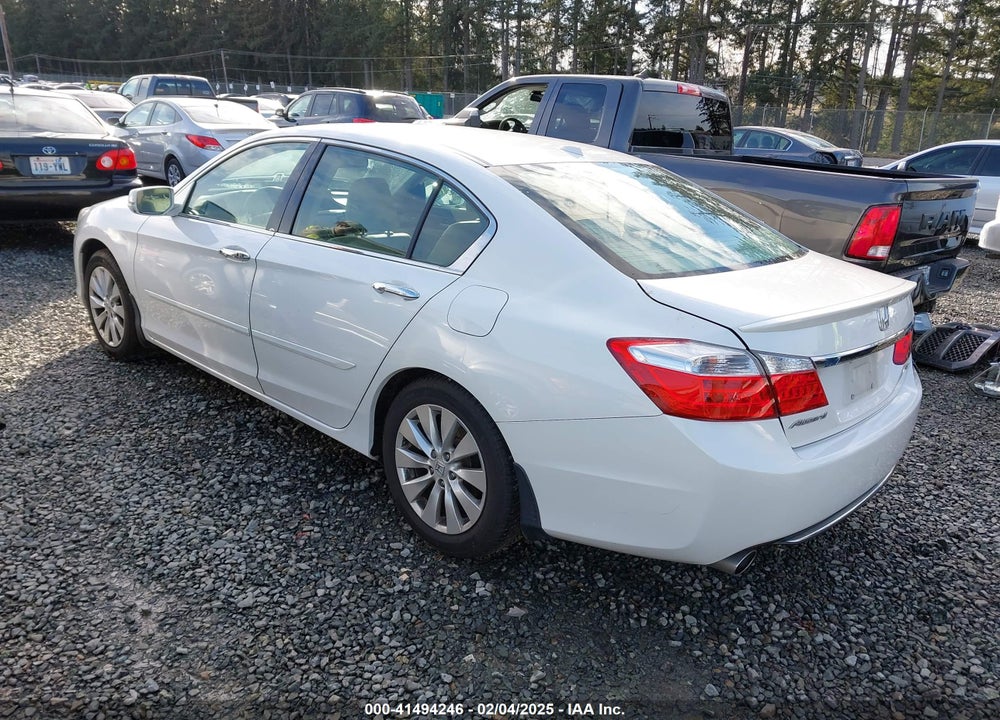2015 HONDA ACCORD VIN: 1HGCR3F86FA038838