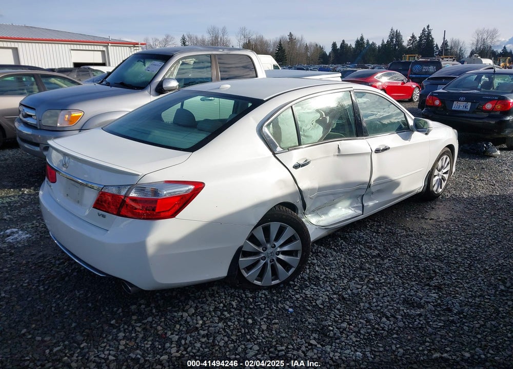 2015 HONDA ACCORD VIN: 1HGCR3F86FA038838