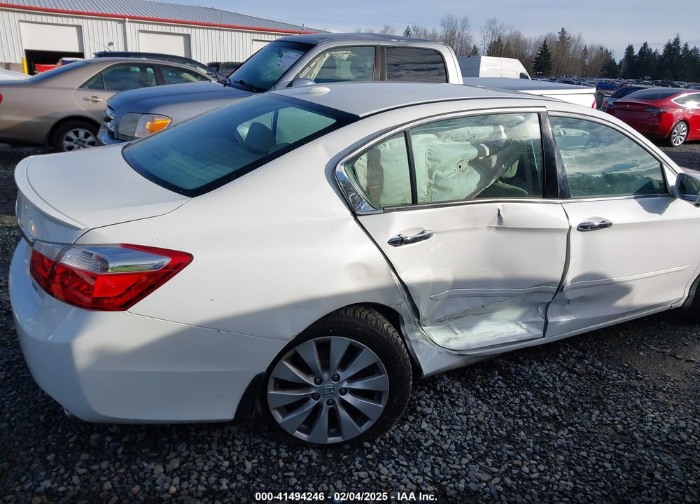 2015 HONDA ACCORD VIN: 1HGCR3F86FA038838