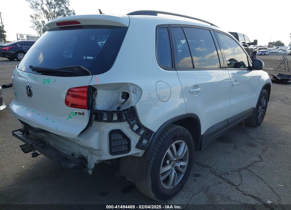 2016 VOLKSWAGEN TIGUAN S VIN: WVGAV7AX4GW562982