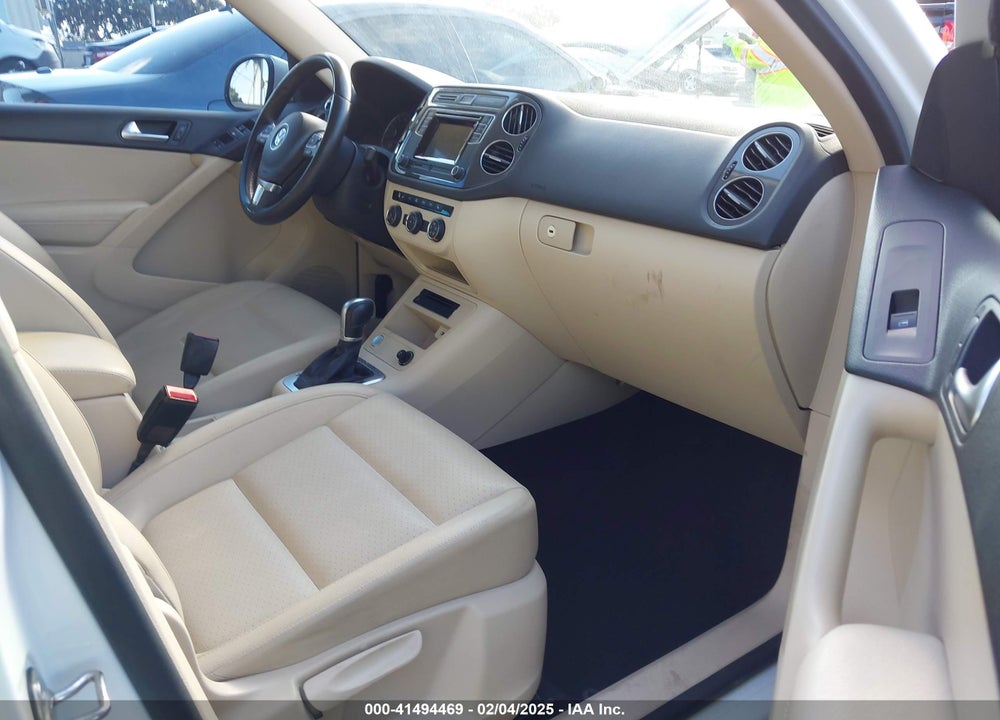 2016 VOLKSWAGEN TIGUAN S VIN: WVGAV7AX4GW562982