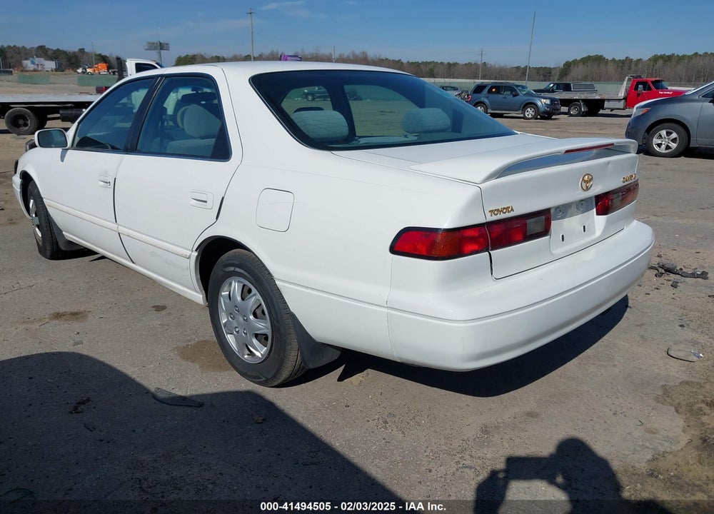 1997 TOYOTA CAMRY LE VIN: JT2BG22K0V0010252