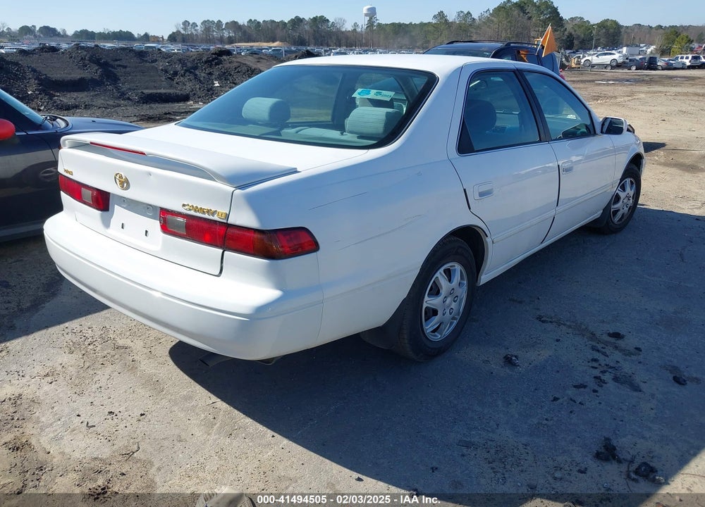 1997 TOYOTA CAMRY LE VIN: JT2BG22K0V0010252