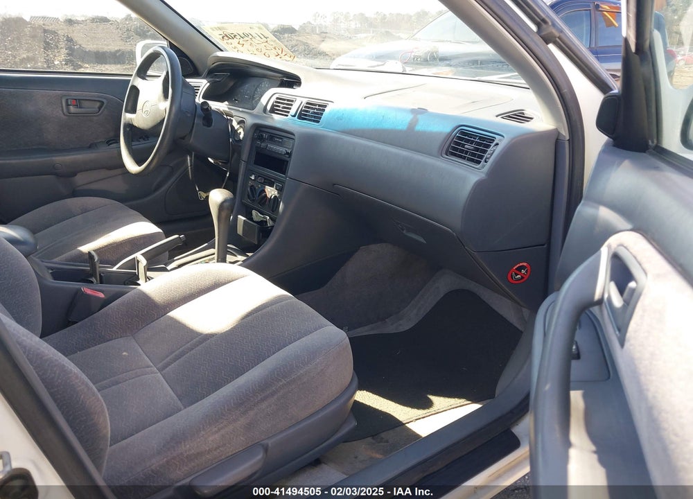 1997 TOYOTA CAMRY LE VIN: JT2BG22K0V0010252