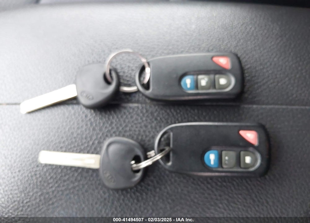 2013 KIA SORENTO VIN: 5XYKTDA60DG312863