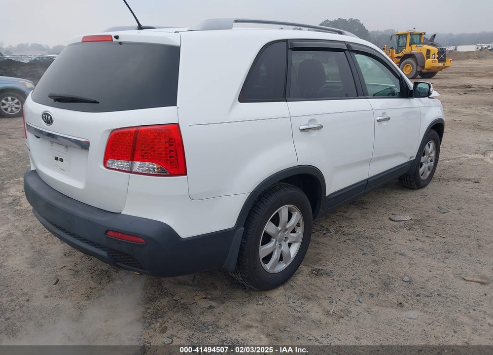 2013 KIA SORENTO VIN: 5XYKTDA60DG312863