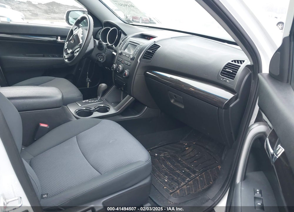 2013 KIA SORENTO VIN: 5XYKTDA60DG312863