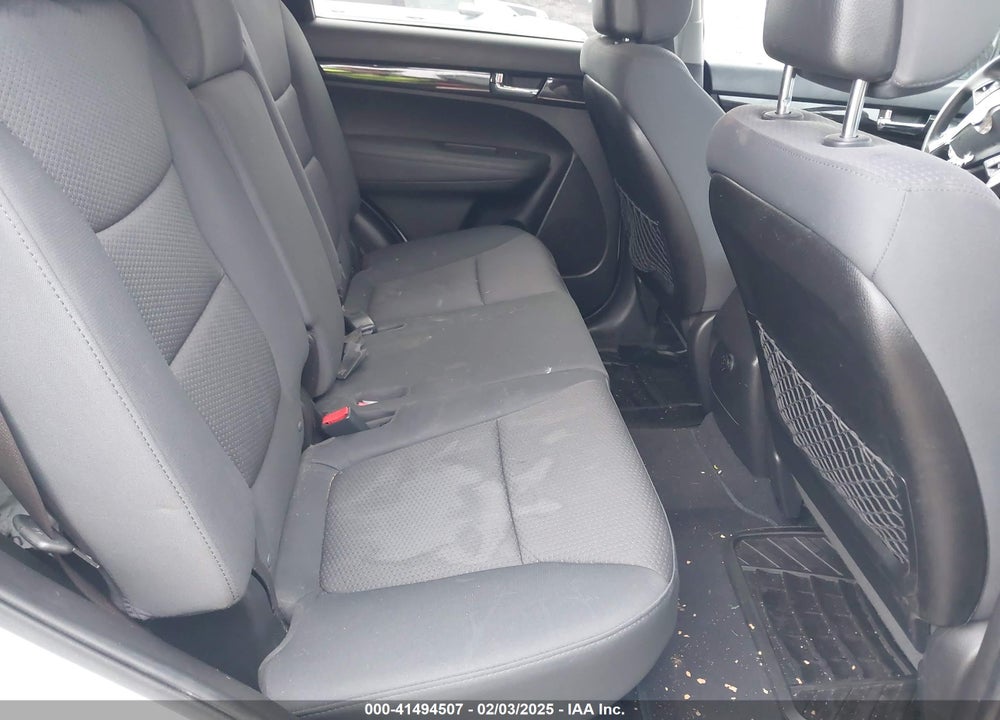 2013 KIA SORENTO VIN: 5XYKTDA60DG312863