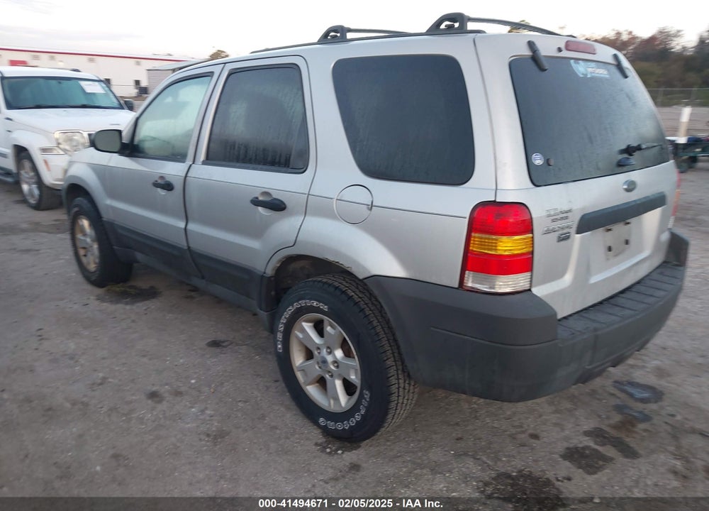 2005 FORD ESCAPE XLT VIN: 1FMYU93135KA60636