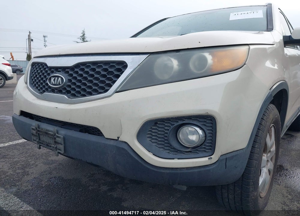 2011 KIA SORENTO VIN: 5XYKT4A16BG123989