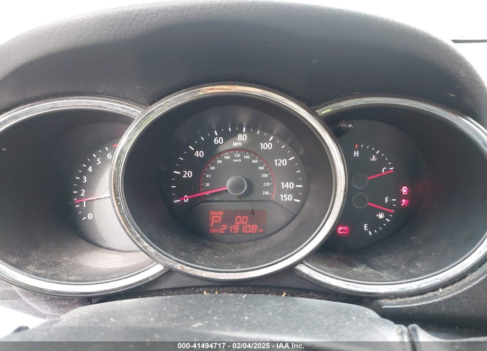 2011 KIA SORENTO VIN: 5XYKT4A16BG123989
