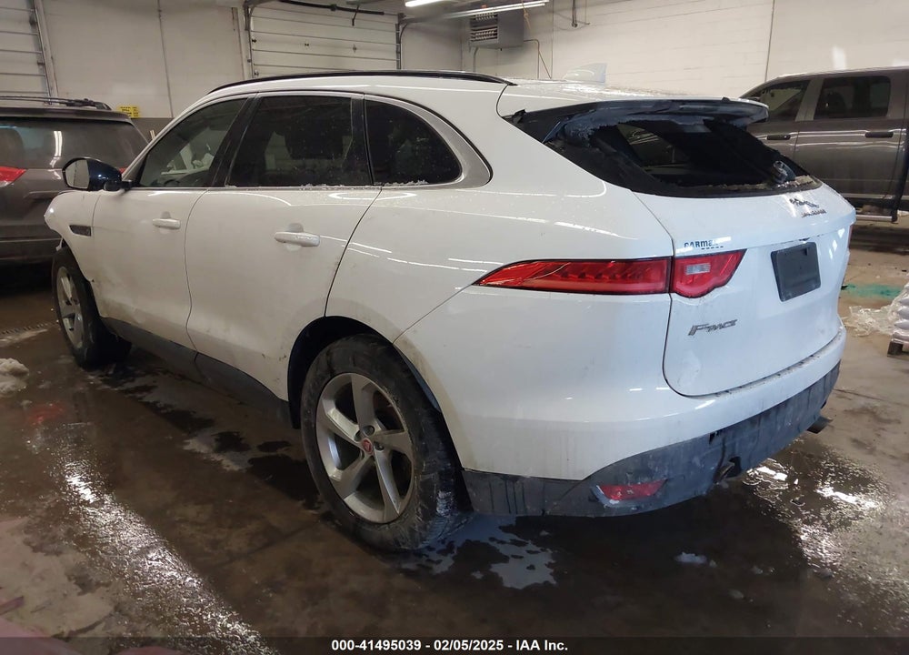 2019 JAGUAR F-PACE VIN: SADCJ2FX5KA615736