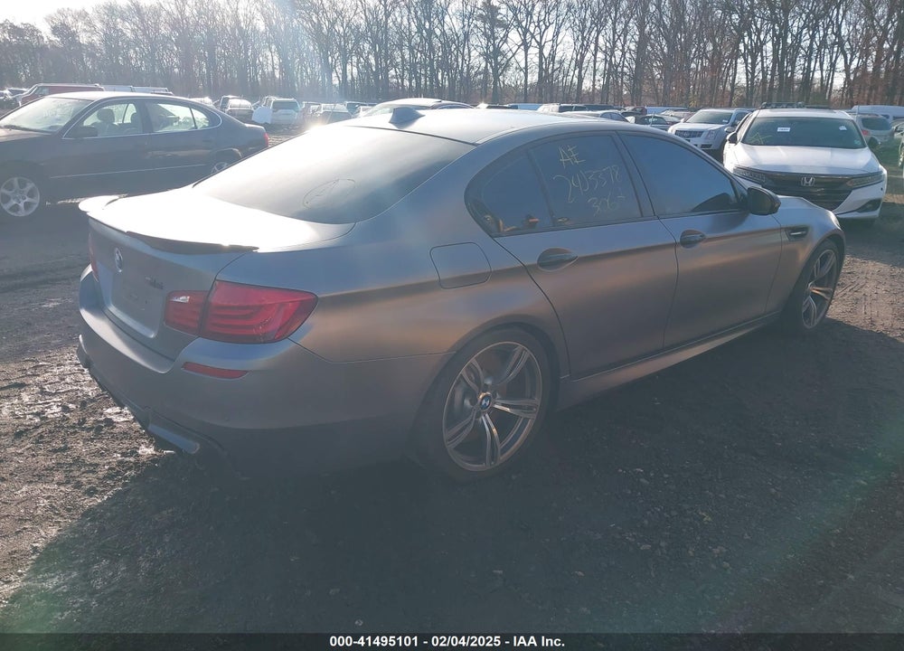 2013 BMW M5 VIN: WBSFV9C50DD096839
