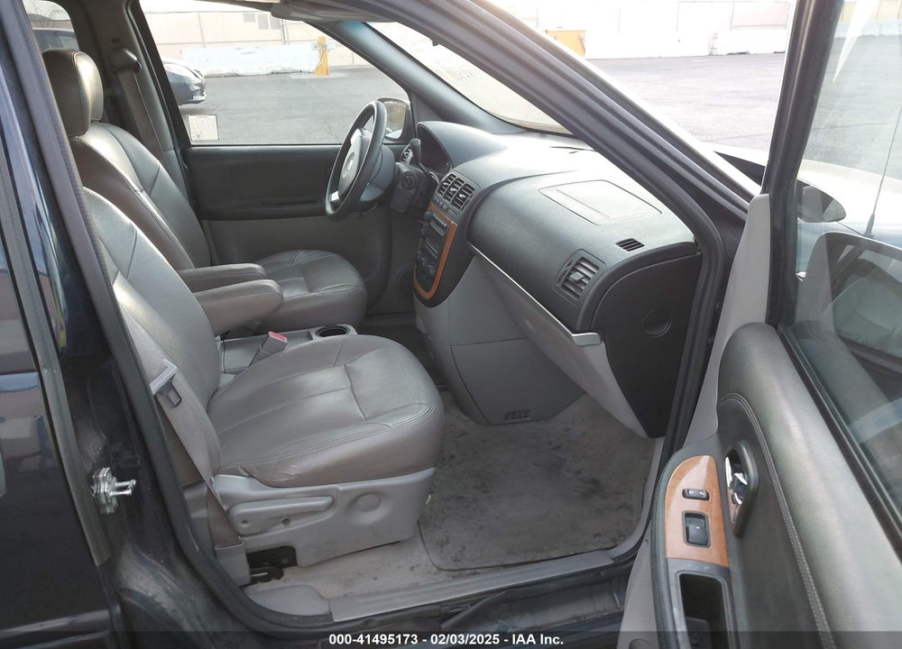 2006 SATURN RELAY VIN: 5GZDV03L26D173625