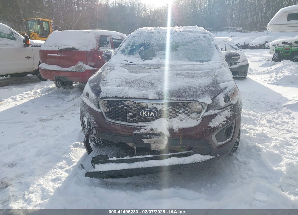 2017 KIA SORENTO 2.4L LX VIN: 5XYPGDA3XHG327909