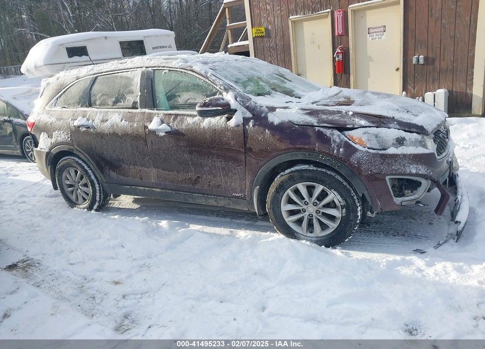 2017 KIA SORENTO 2.4L LX VIN: 5XYPGDA3XHG327909