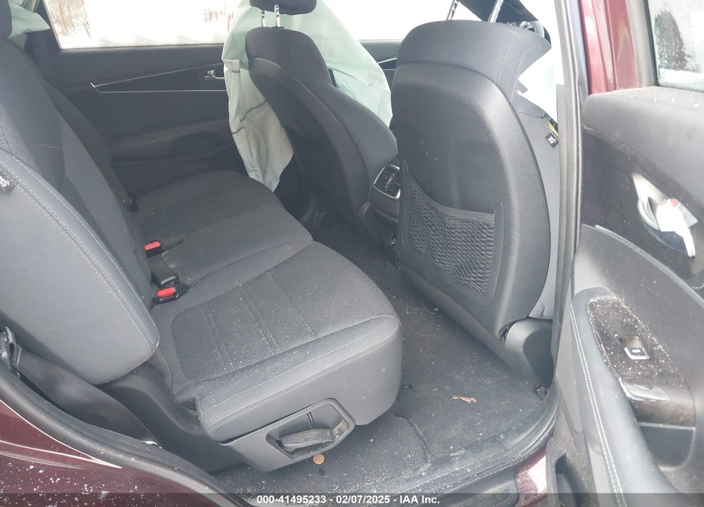 2017 KIA SORENTO 2.4L LX VIN: 5XYPGDA3XHG327909