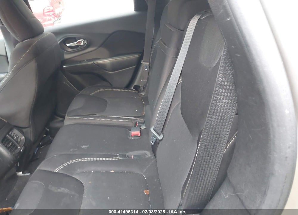 2015 JEEP CHEROKEE VIN: 1C4PJMCB0FW715172
