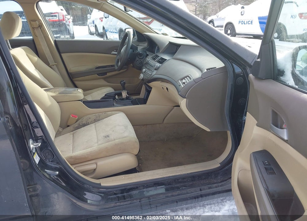 2010 HONDA ACCORD 2.4 LX VIN: 1HGCP2E37AA039978