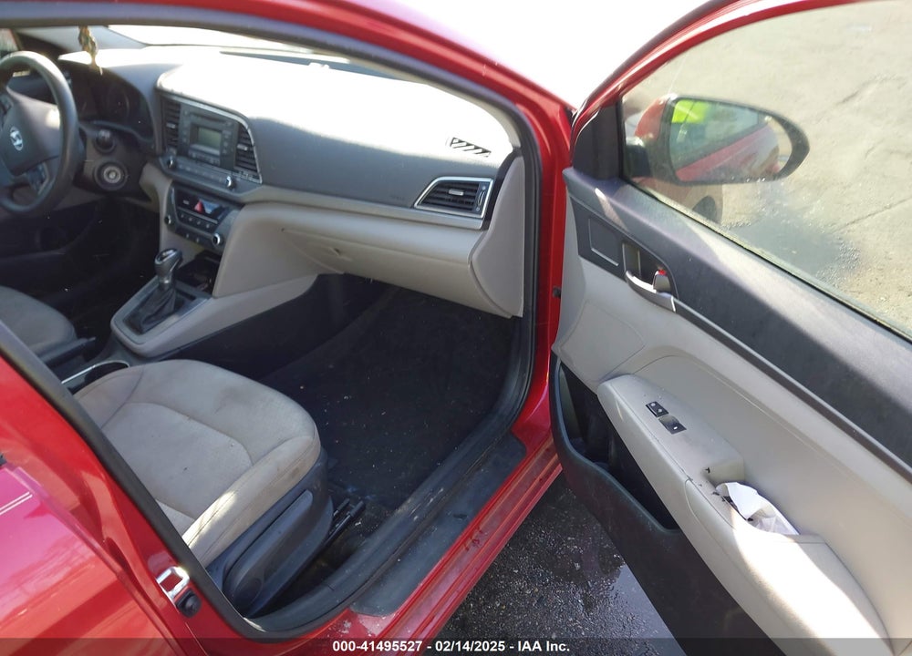 2017 HYUNDAI ELANTRA VIN: 5NPD74LF7HH143028